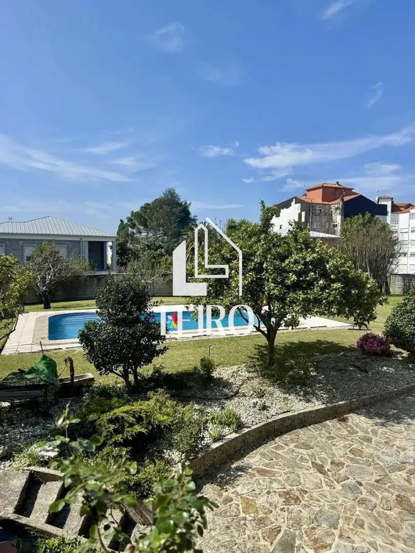 Casa o xalet en venda en Vilagarcía de Arousa amb Calefacció, Jardí privat i Parquet