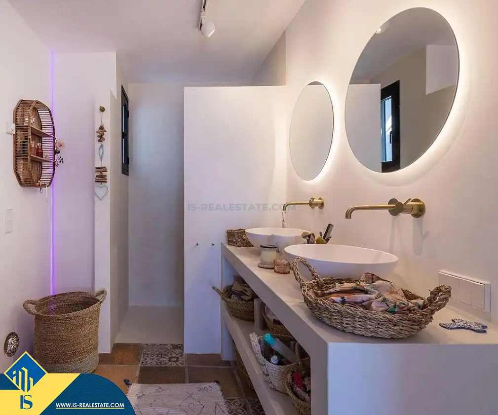 Bany de Casa o xalet en venda en Santa Eulària des Riu amb Terrassa, Piscina i Moblat