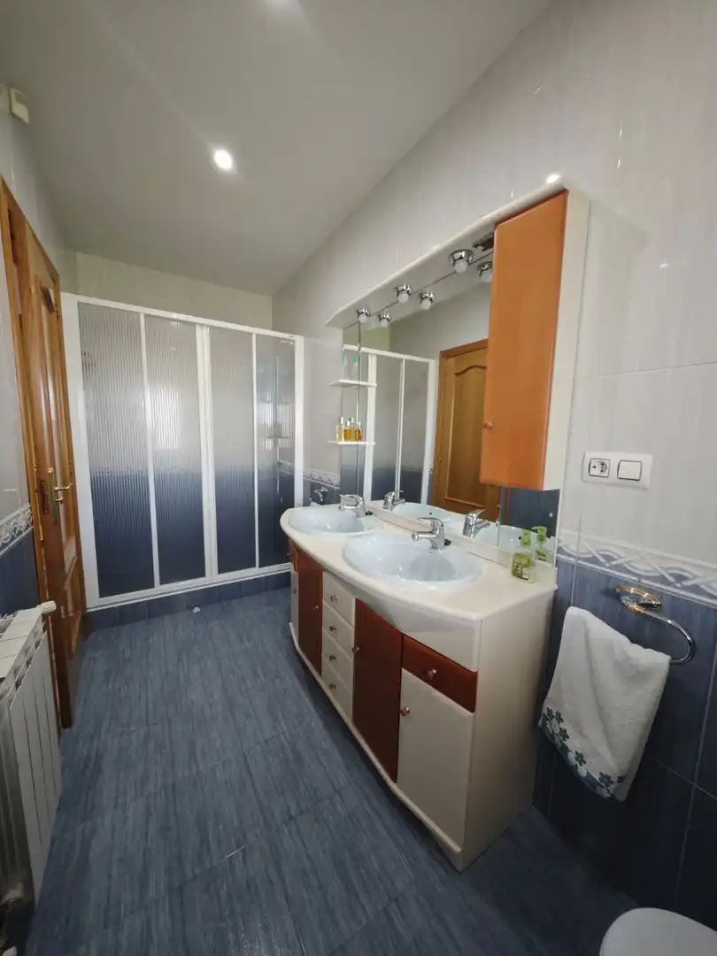 Baño de Casa o chalet en venta en Escalona con Aire acondicionado, Calefacción y Piscina