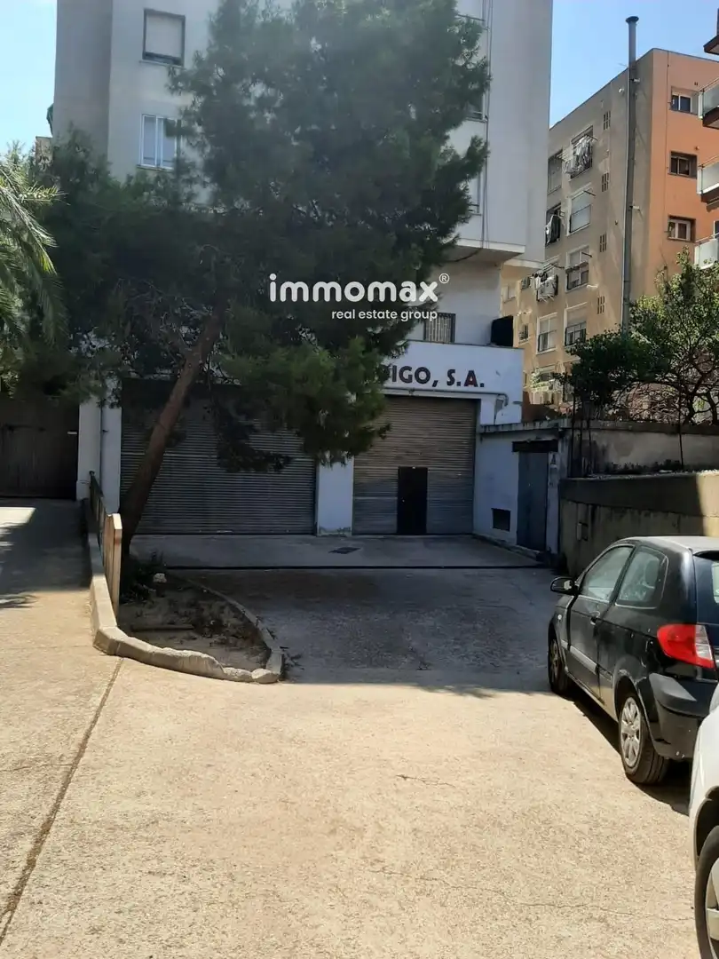 Vista exterior de Nau industrial en venda en Sant Feliu de Llobregat