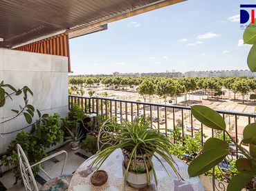 Piso con balcón en venta en Avenida Flota de Indias