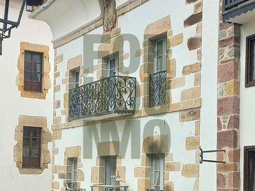 Casa bifamiliare in vendita a Plaza HERRIKO ETXEKO PLAZA