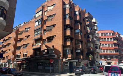 Exterior view of Flat for sale in León Capital   with Heating, Terrace and Storage room
