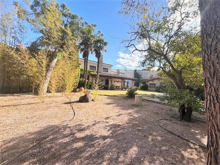 Vista exterior de Casa o xalet en venda en Atzeneta d'Albaida amb Aire condicionat, Calefacció i Jardí privat