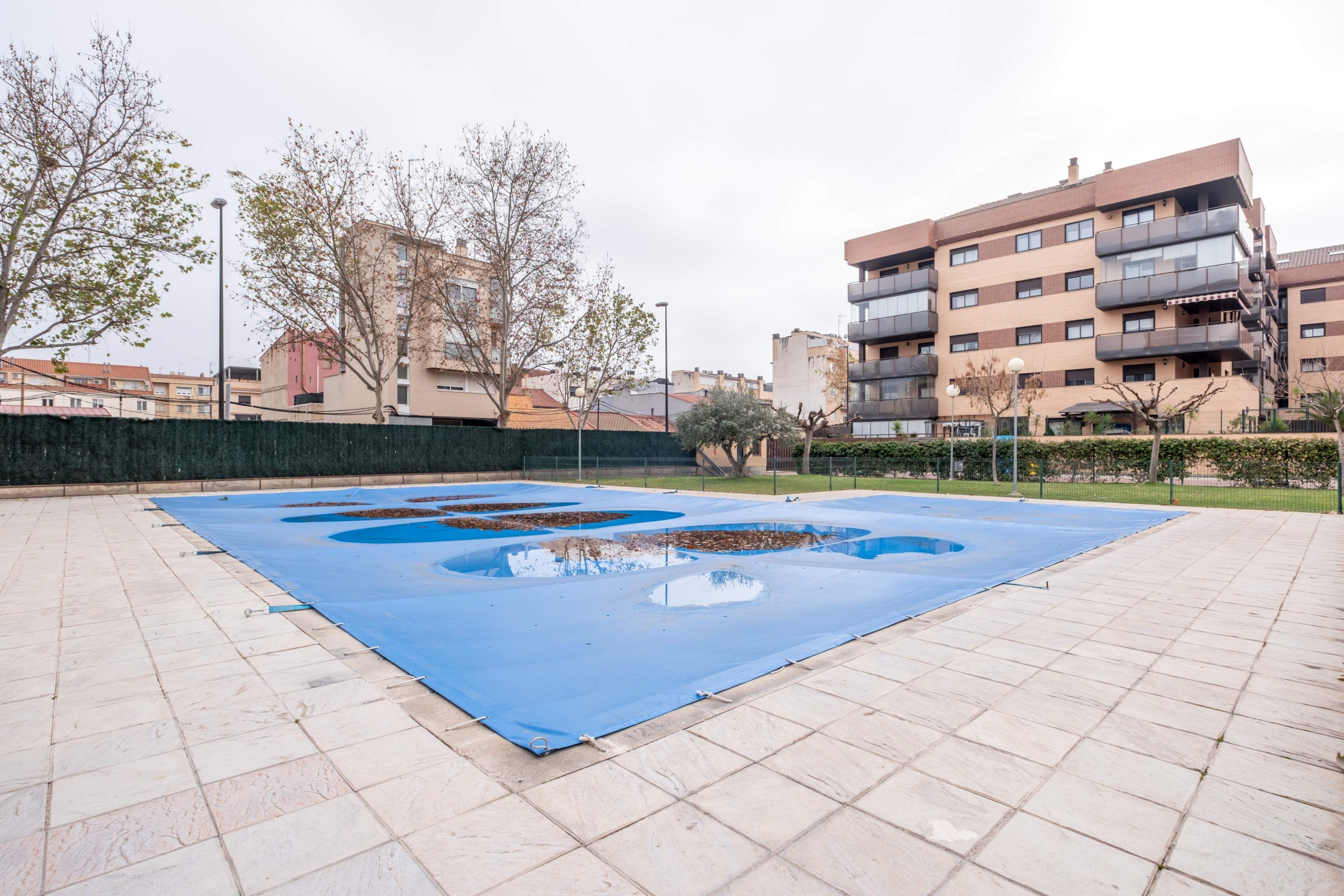 Swimming pool of Attic to rent in  Zaragoza Capital  with Air Conditioner, Terrace and Storage room