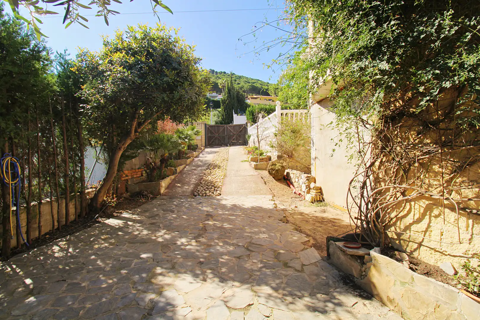 Vista exterior de Casa o xalet en venda en Alhaurín de la Torre amb Aire condicionat, Calefacció i Terrassa