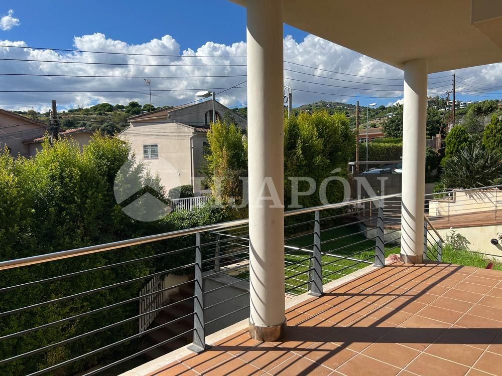 Terrassa de Casa o xalet en venda en Alella amb Aire condicionat, Calefacció i Jardí privat