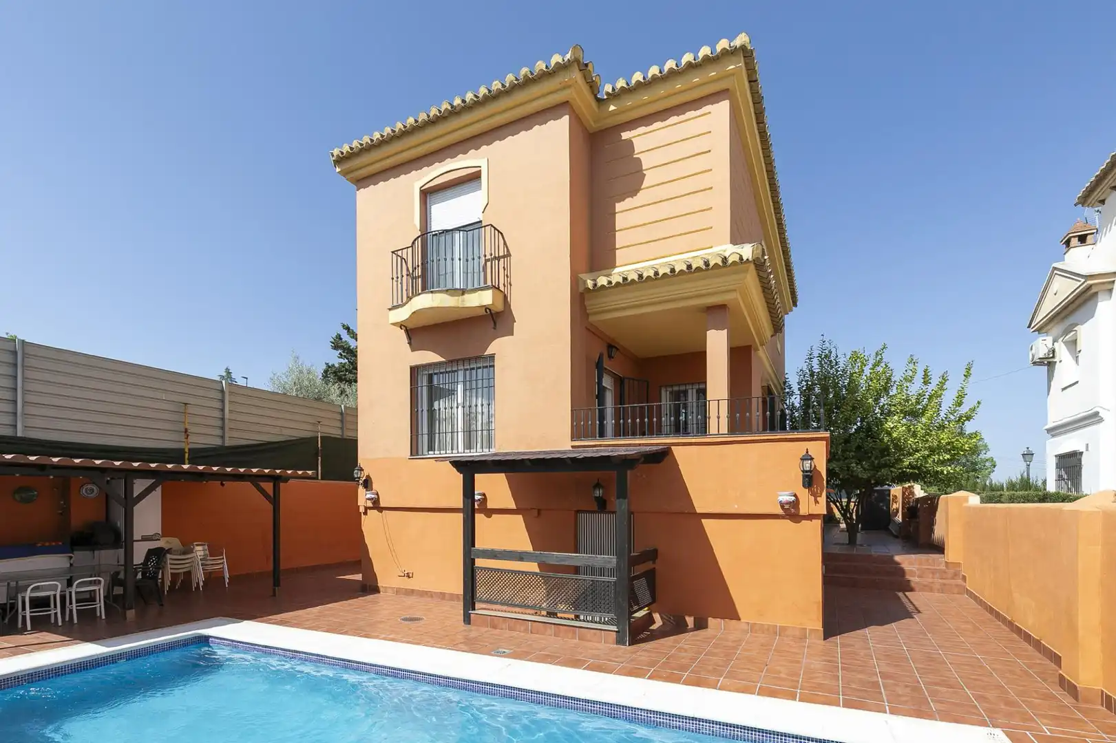 Chalet con terraza en venta en Calle Cerro Bufon 14