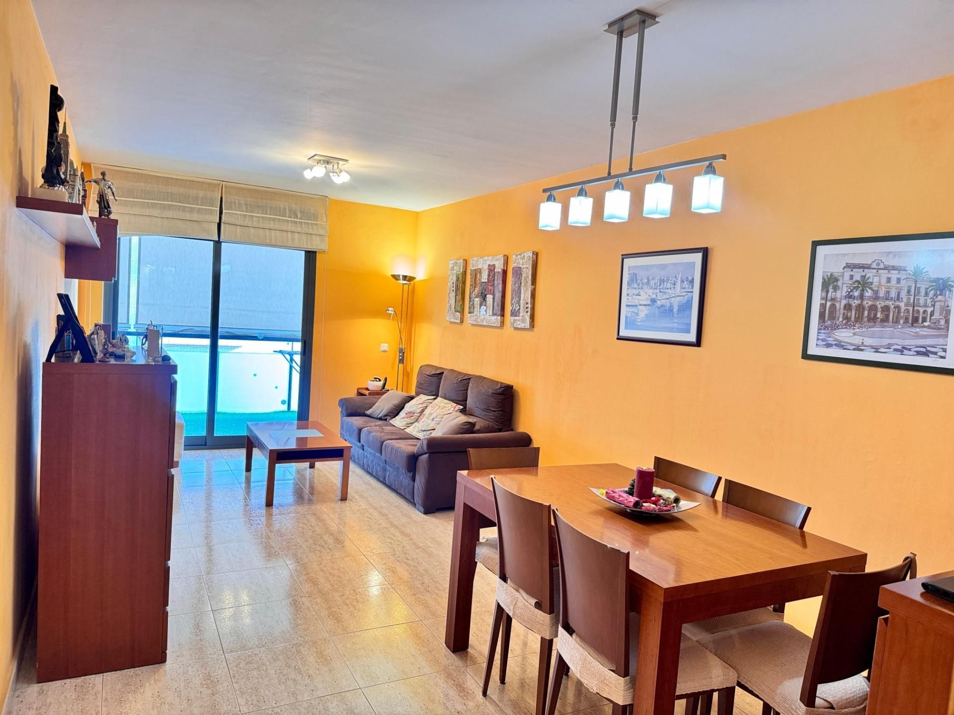 Living room of Flat for sale in Vilanova i la Geltrú