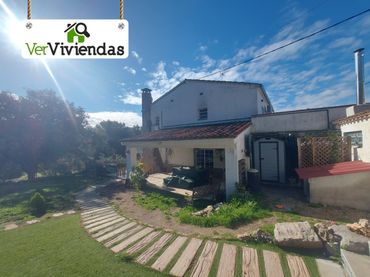 Casa con balcón en venta en Carrer Baronia de l'Aramprunya 14