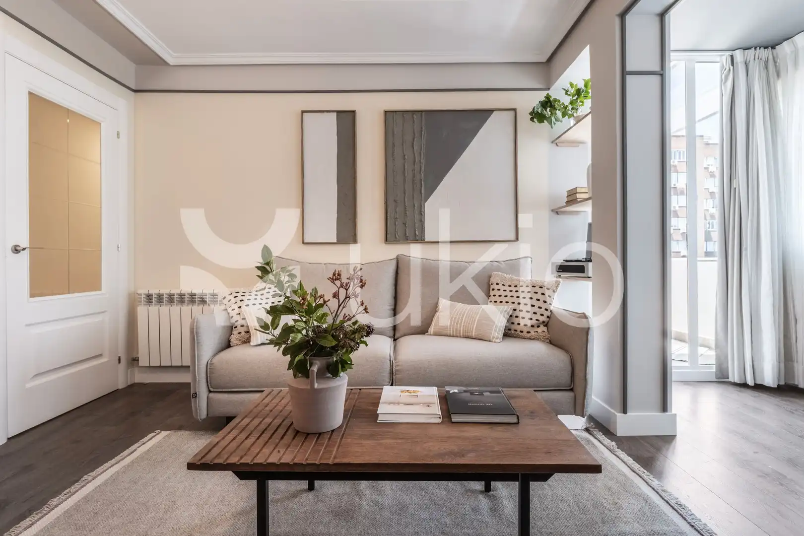 Sala de estar de Apartamento de alquiler en Madrid con Aire acondicionado, Calefacción y Terraza