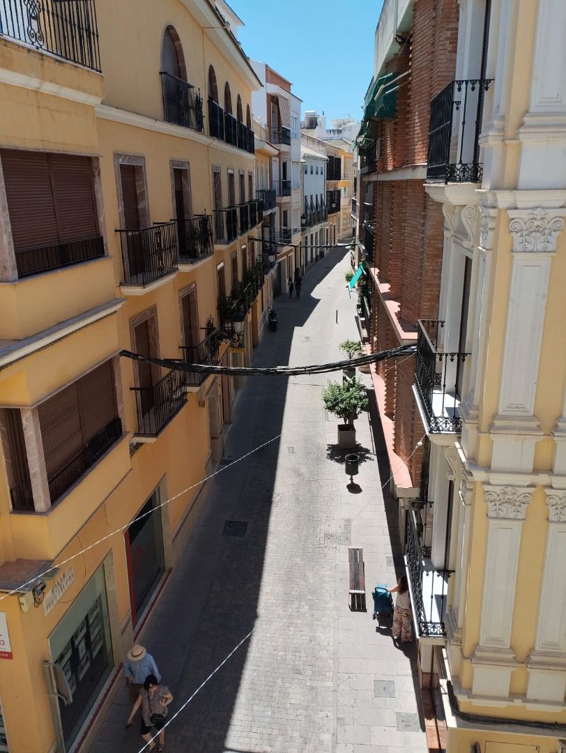 Vista exterior de Pis de lloguer en Cabra amb Moblat, Rentadora i TV
