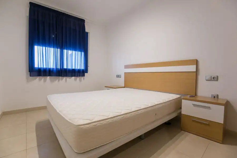 Dormitori de Apartament en venda en Alicante / Alacant amb Aire condicionat, Calefacció i Jardí privat
