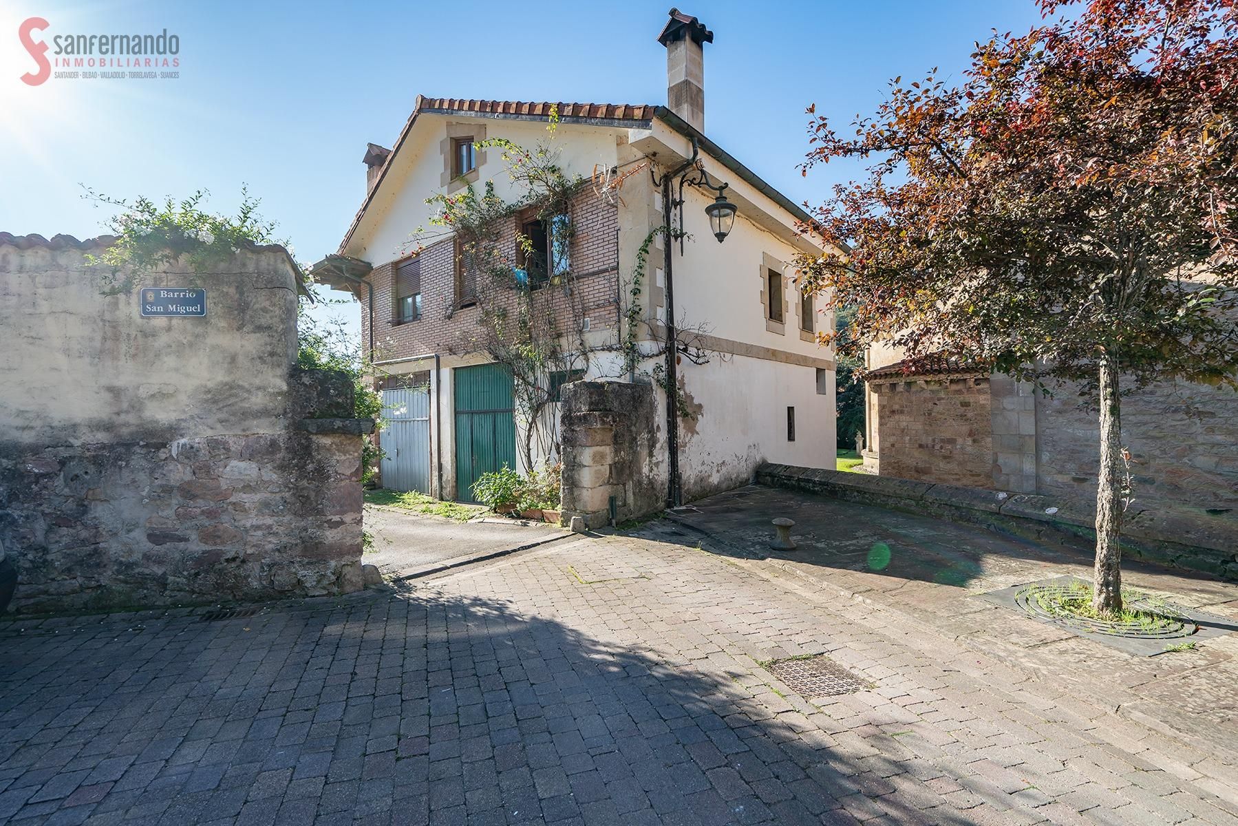 Vista exterior de Local en venda en Puente Viesgo