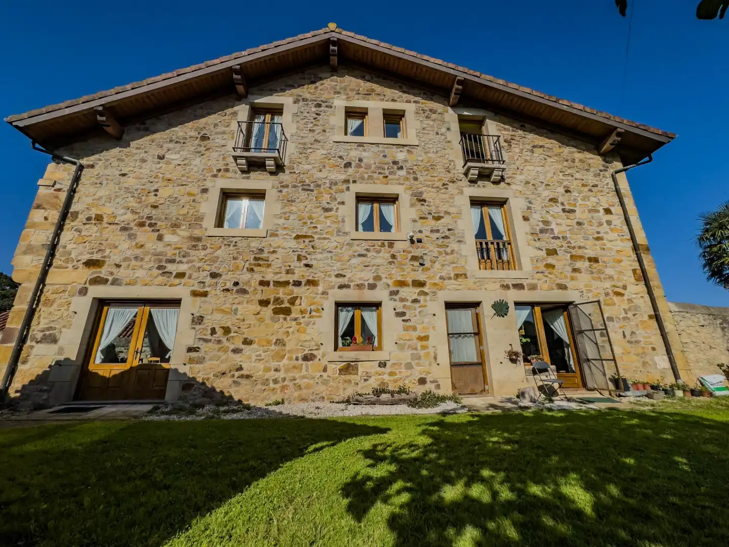 Vista exterior de Casa o xalet en venda en Polanco amb Calefacció, Jardí privat i Terrassa