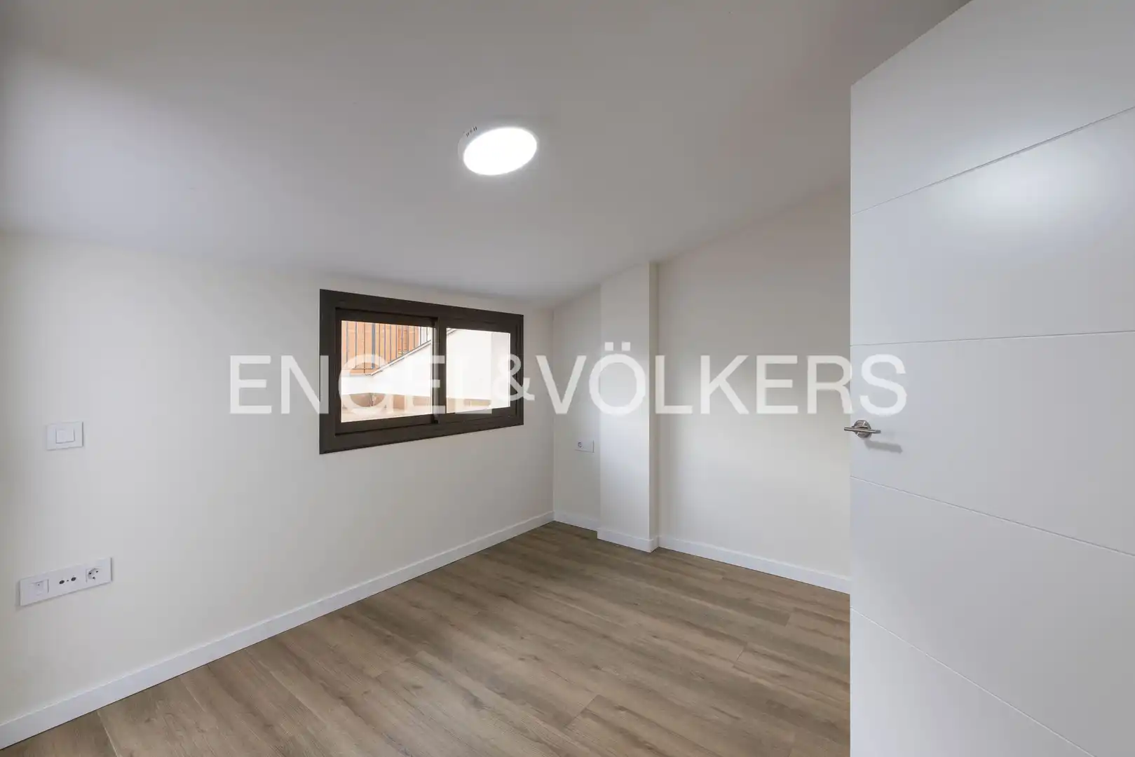 Habitación de Dúplex en venta en Santa Perpètua de Mogoda con Calefacción, Parquet y Terraza