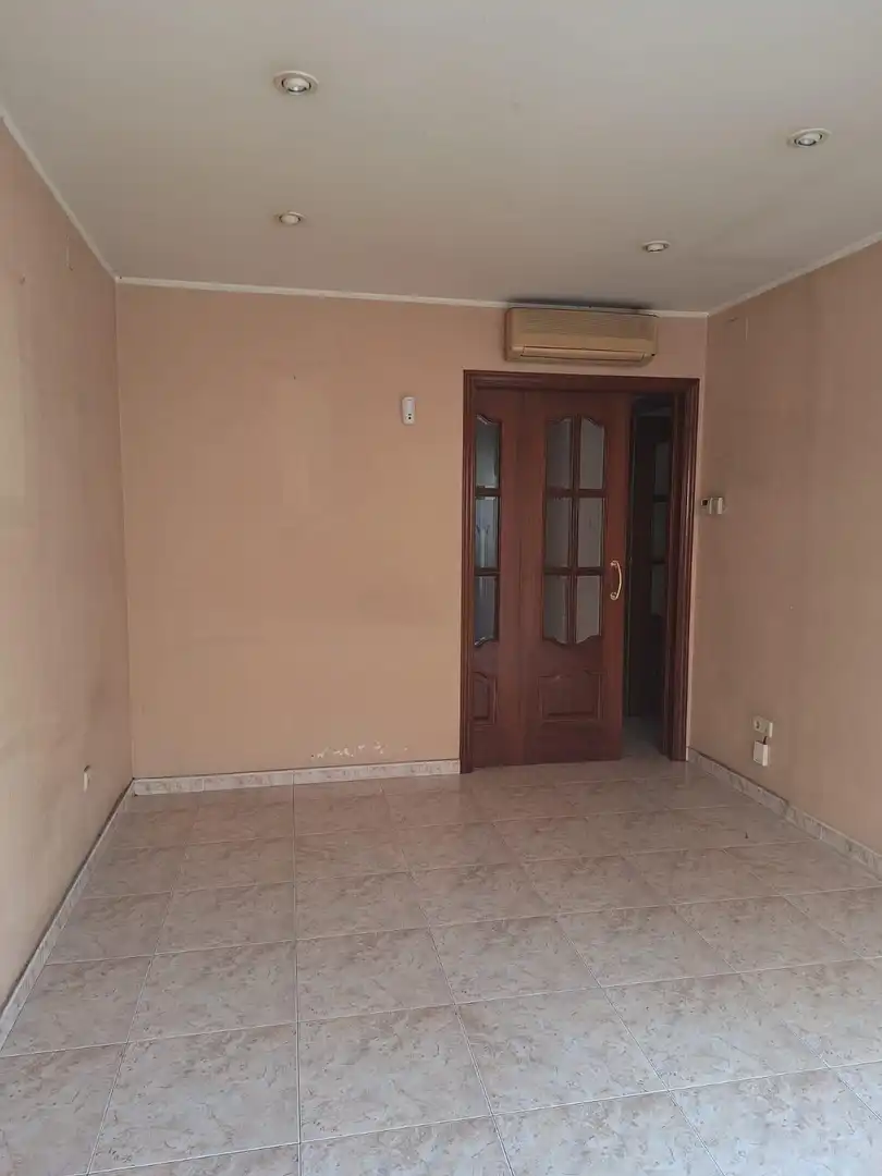 Schlafzimmer von Wohnung zum Verkauf in Sabadell mit Klimaanlage, Heizung und Balkon