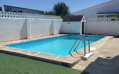 Piscina de Casa o xalet en venda en Casarrubios del Monte amb Terrassa i Piscina