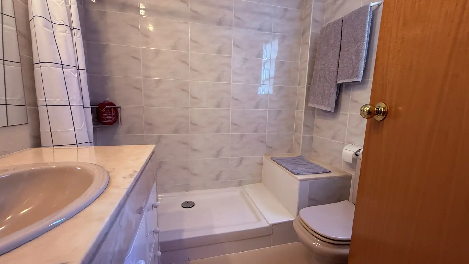Baño de Piso en venta en Cornellà de Llobregat con Calefacción y Balcón
