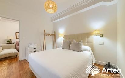 Bedroom of Flat for sale in Bilbao   with Heating, Furnished and Balcony