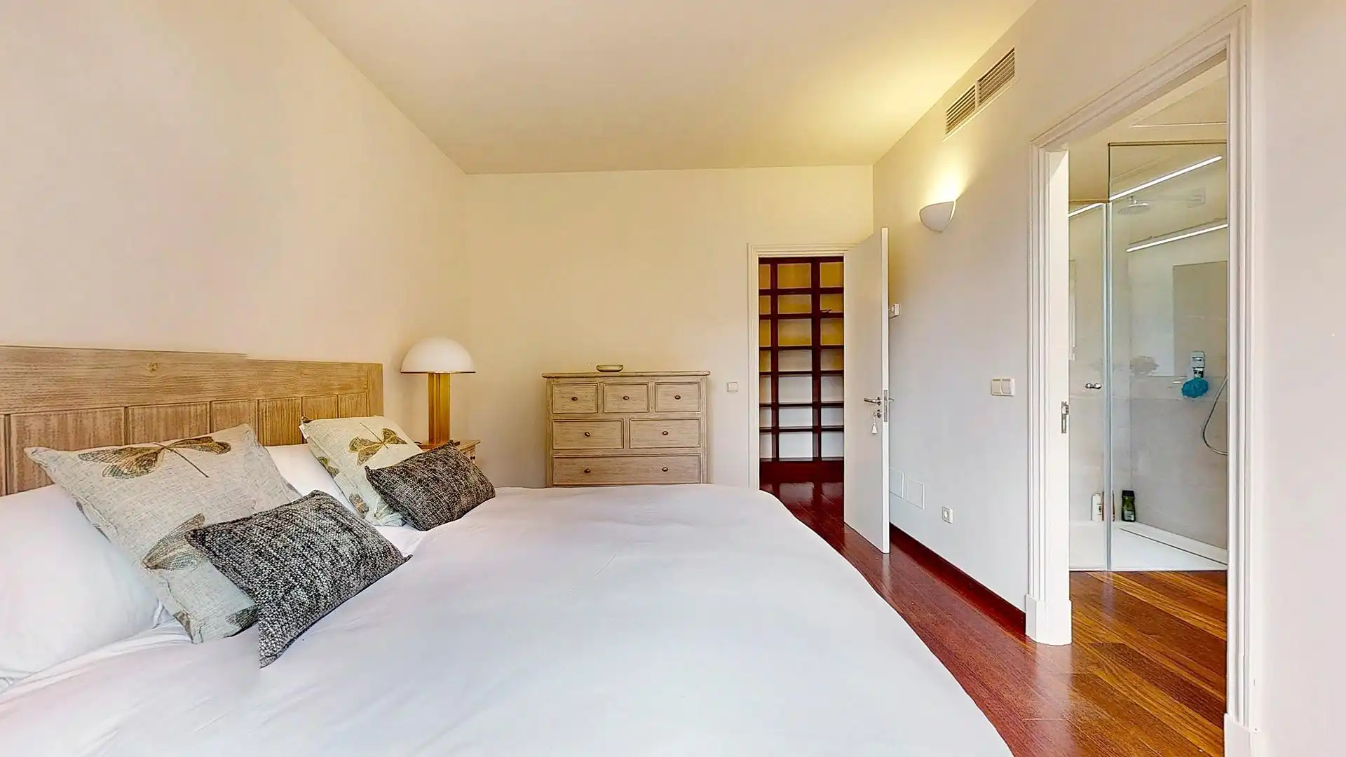 Habitación de Finca rústica de alquiler en  Palma de Mallorca con Aire acondicionado, Calefacción y Jardín privado