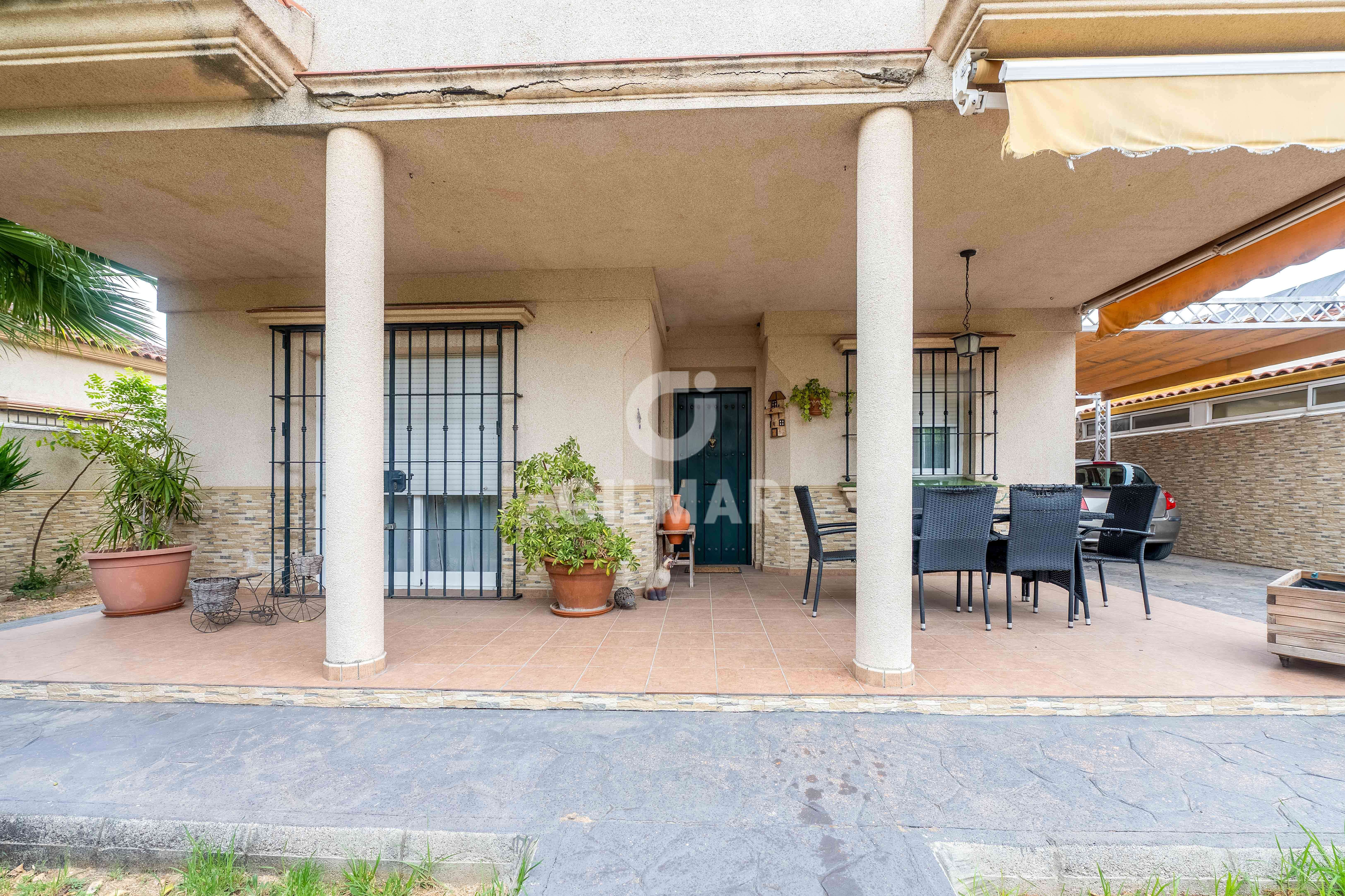 Vista exterior de Casa o xalet en venda en Jerez de la Frontera amb Calefacció, Jardí privat i Piscina