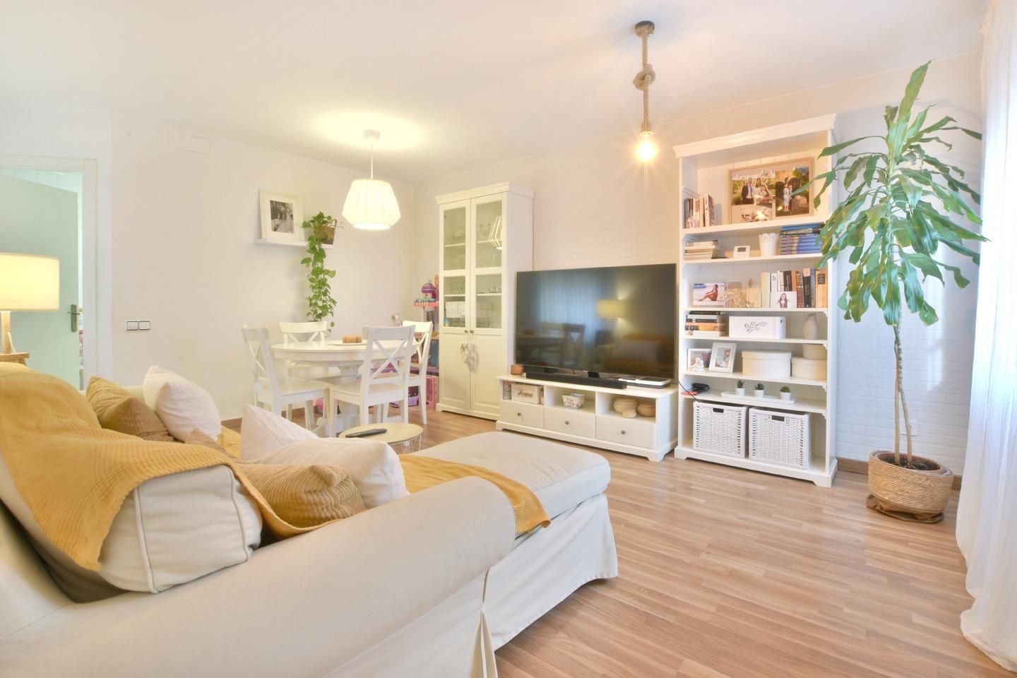 Living room of House or chalet for sale in Terrassa  with Heating, Parquet flooring and Terrace
