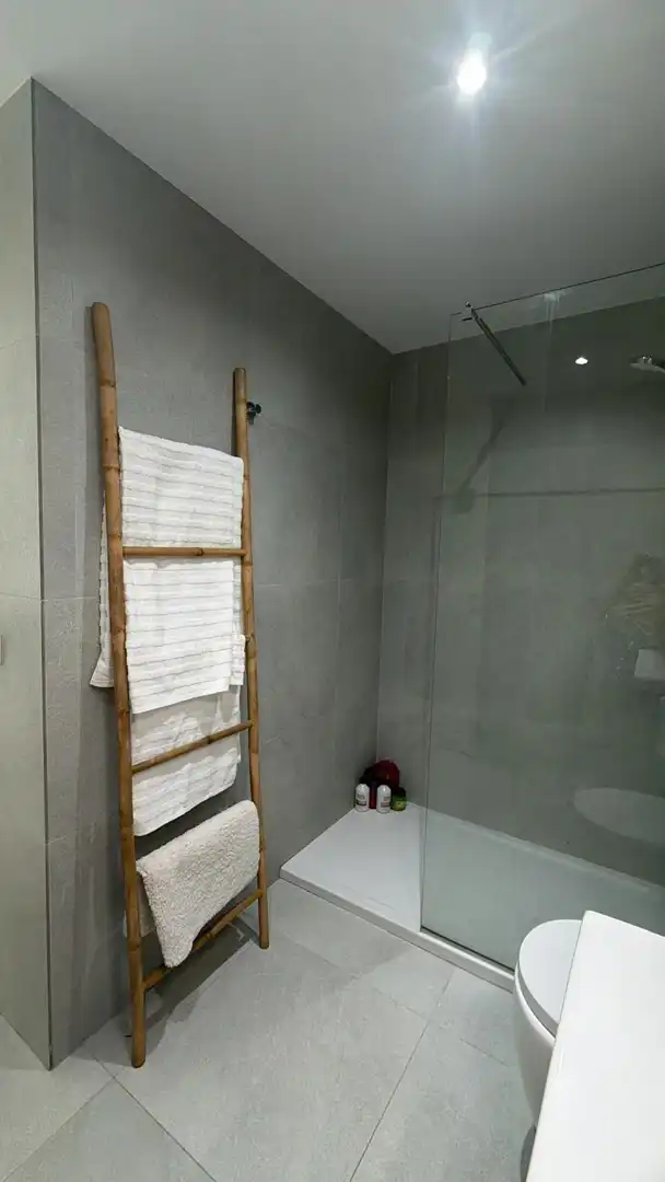 Badezimmer von Wohnungen zur Miete in  Palma de Mallorca mit Klimaanlage