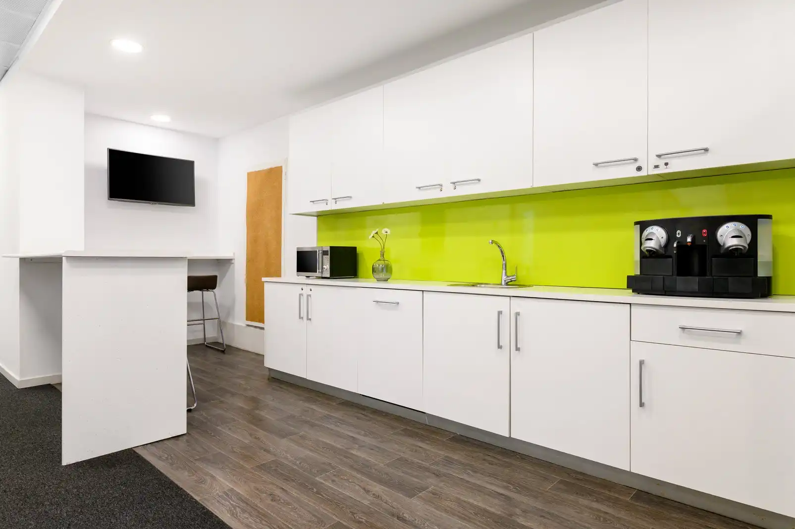 Küche von Büro zur Miete in Las Rozas de Madrid mit Klimaanlage, Heizung und Möbliert