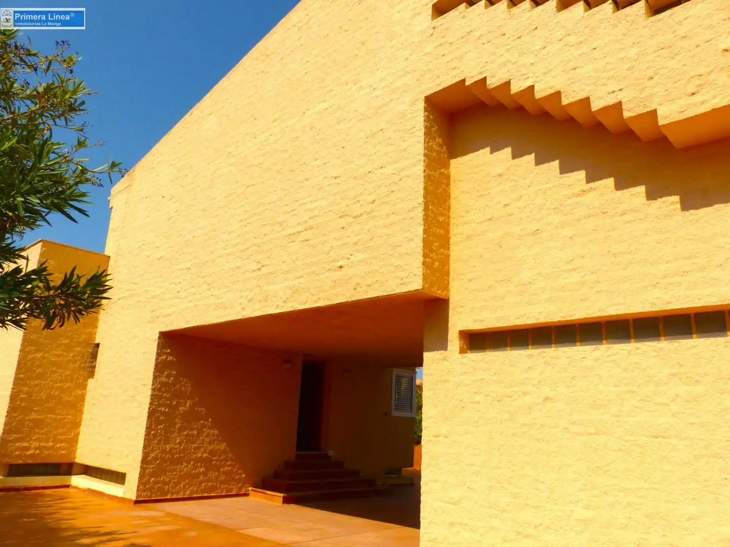 Vista exterior de Casa o chalet en venta en La Manga del Mar Menor con Jardín privado, Terraza y Trastero