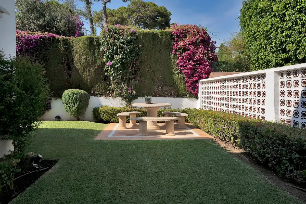 Jardí de Casa o xalet en venda en Marbella amb Aire condicionat, Calefacció i Jardí privat