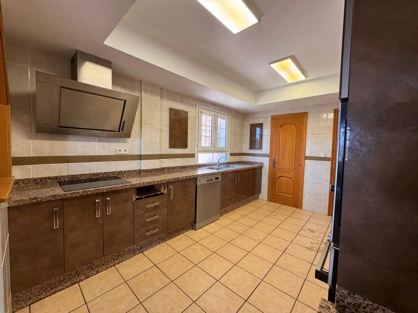 Cocina de Casa o chalet en venta en Estepona con Aire acondicionado, Calefacción y Jardín privado