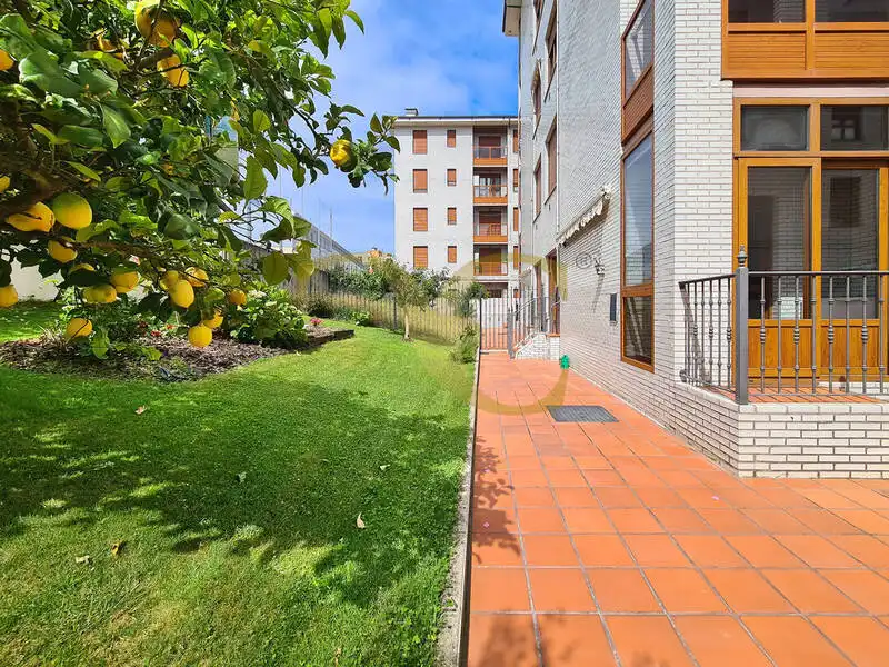 Wohnung mit Garten zum Verkauf in Calle Ateneo Obrero de Luanco