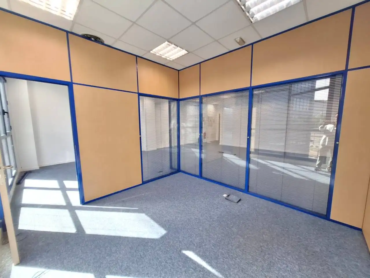 Office for rent in Madrid  with Air Conditioner, Heating and Alarm
