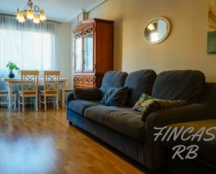 Living room of Flat for sale in  Zaragoza Capital  with Air Conditioner, Heating and Parquet flooring