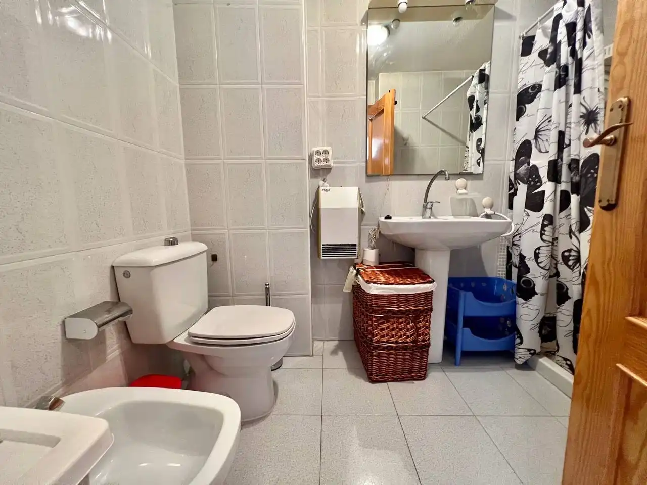 Bany de Apartament en venda en Guardamar del Segura amb Terrassa, Moblat i Rentadora