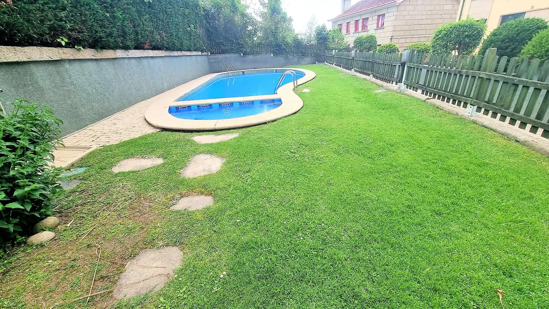 Piscina de Àtic de lloguer en Sanxenxo amb Jardí privat, Terrassa i Piscina