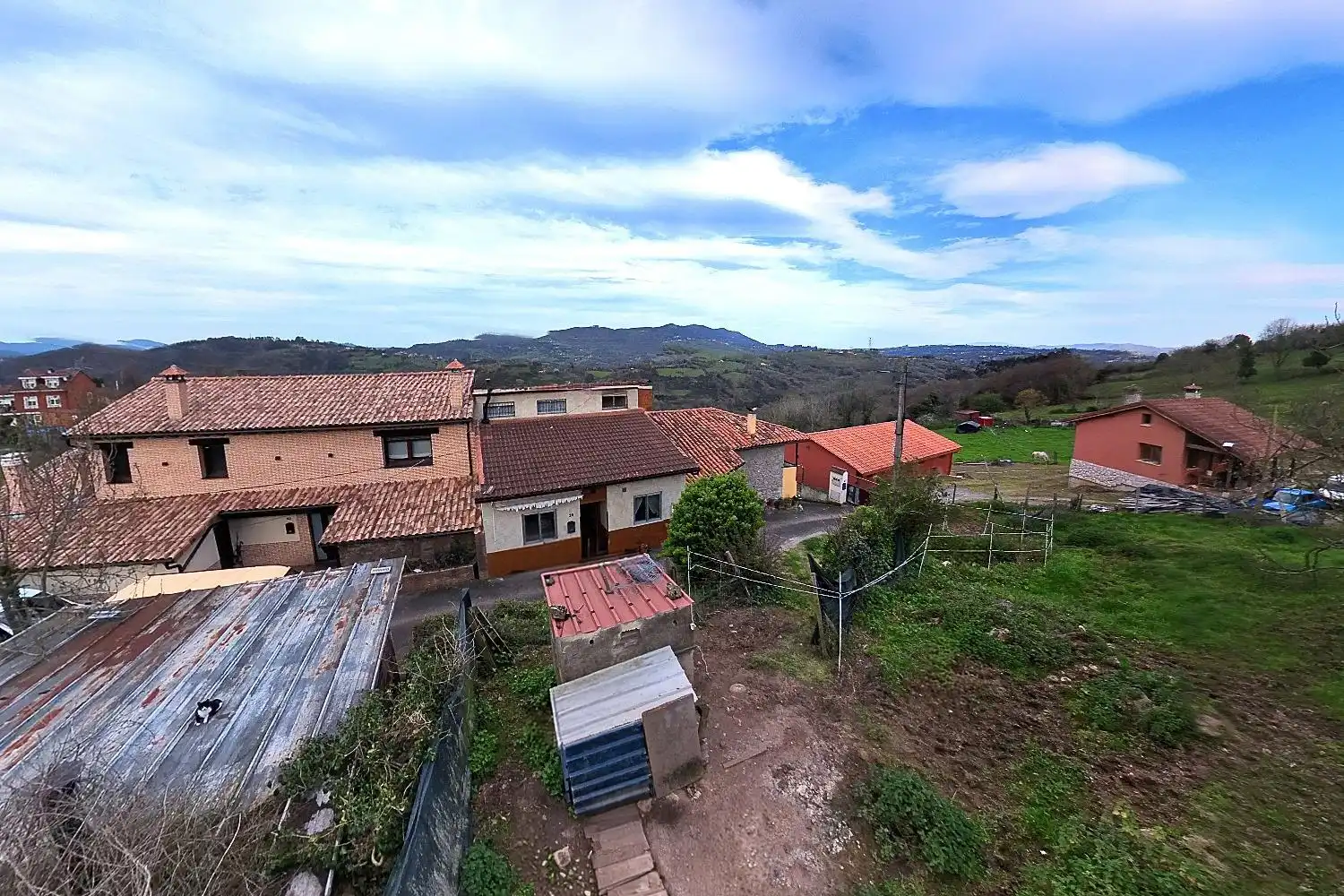 Casa adosada en venda en Oviedo  amb Calefacció, Terrassa i Traster
