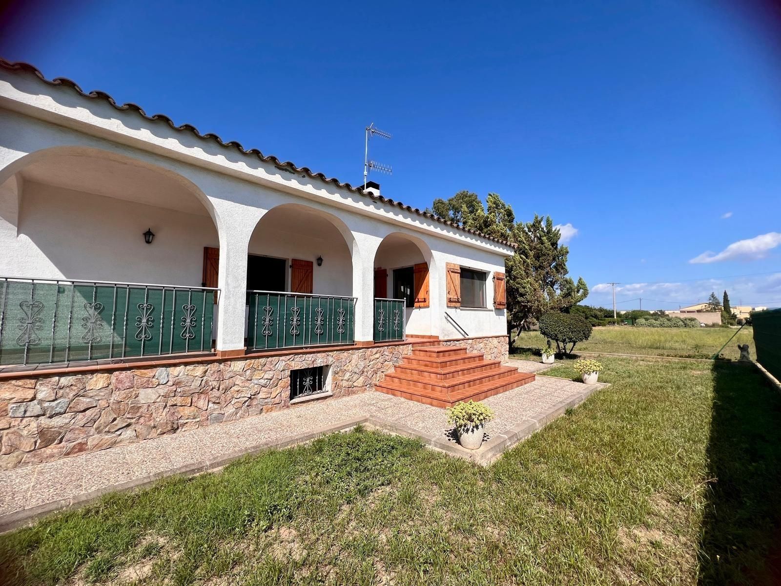 Vista exterior de Casa o xalet en venda en Sant Martí Sarroca amb Calefacció, Jardí privat i Terrassa