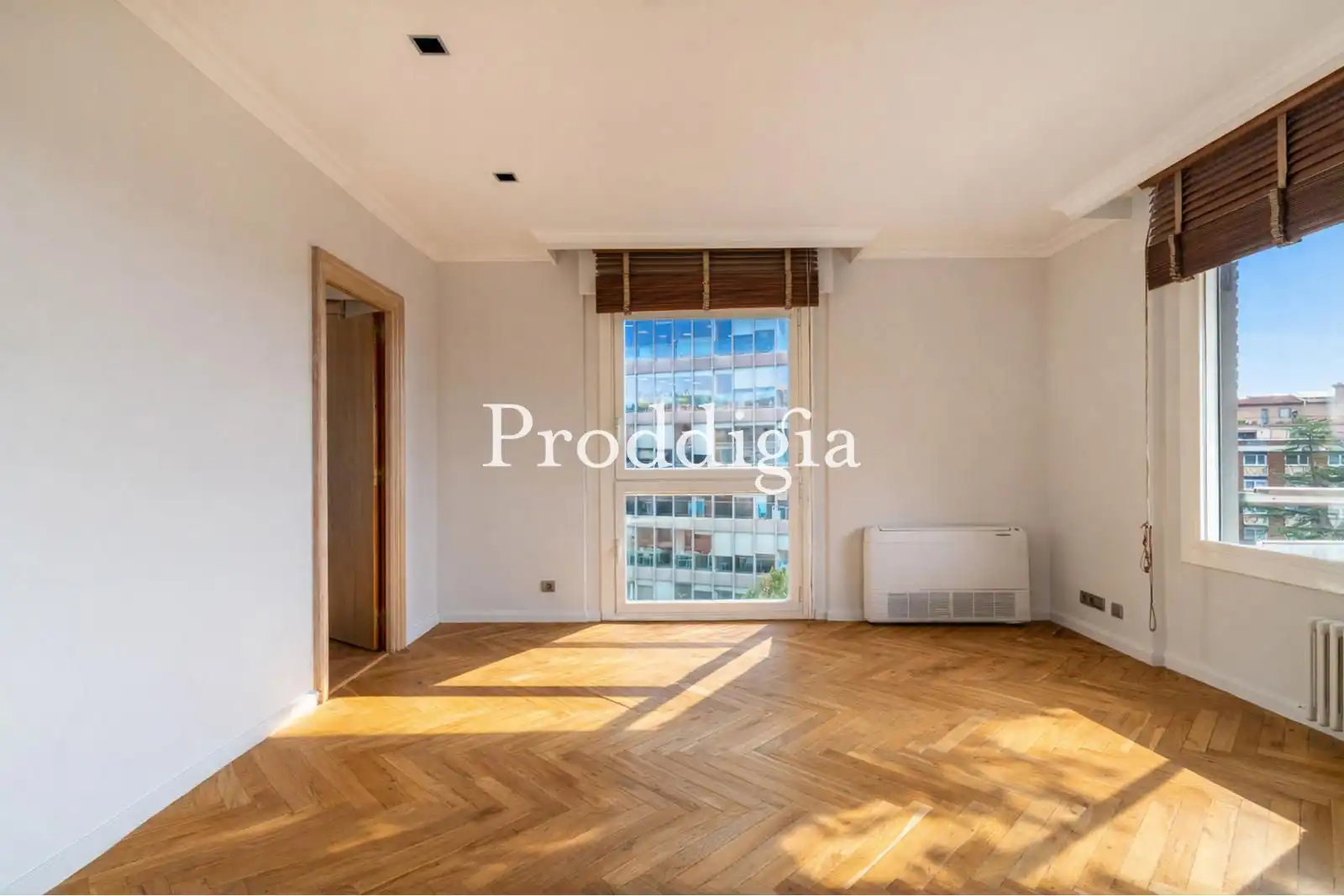 Flat for rent in Barcelona  with Air Conditioner, Heating and Terrace