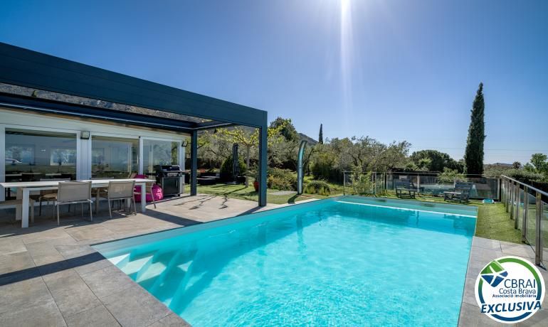 Swimming pool of House or chalet for sale in Palau-saverdera  with Air Conditioner, Heating and Private garden