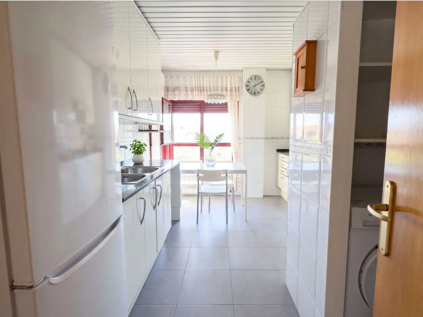 Kitchen of Flat for share in Sabadell  with Air Conditioner, Heating and Private garden