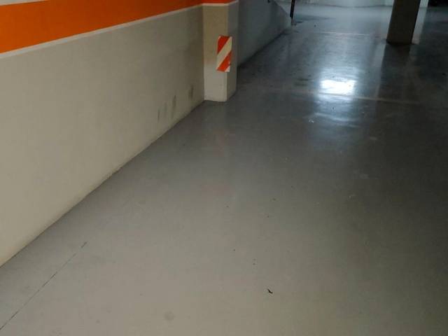 Garaje en Alquiler en Carrer de Salvador Busquets, 42 en Vallparadís - Antic Poble de Sant Pere