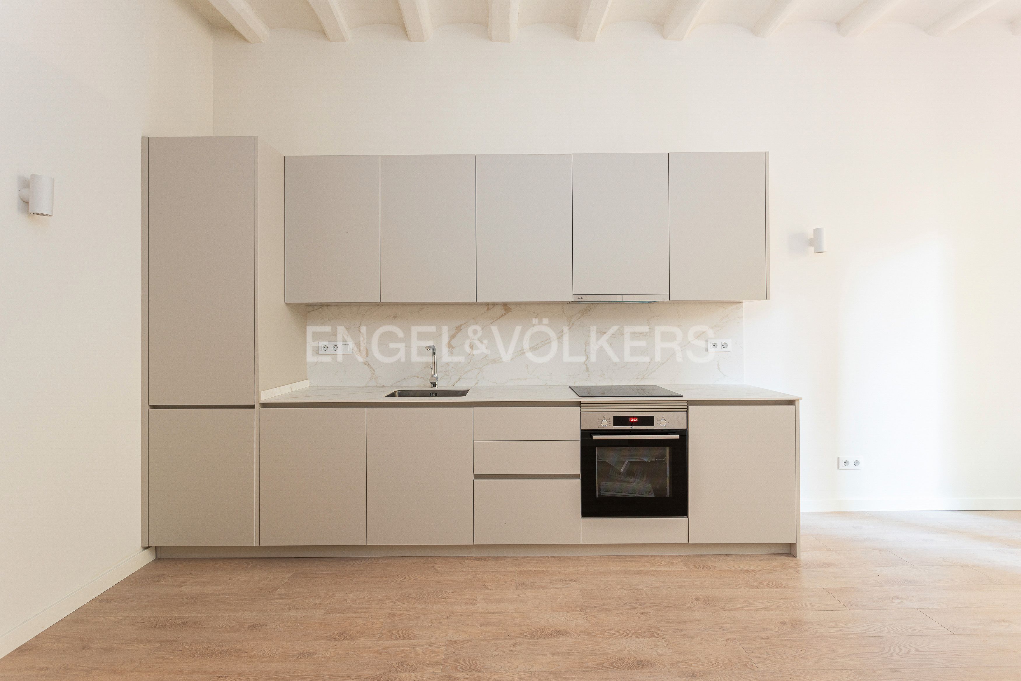 Kitchen of Apartment for sale in  Barcelona Capital  with Air Conditioner, Heating and Parquet flooring
