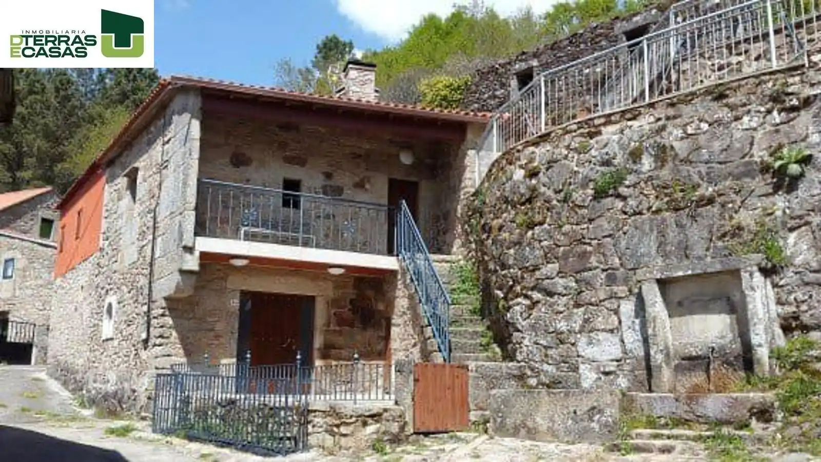 Vista exterior de Casa o xalet en venda en Cerdedo amb Calefacció