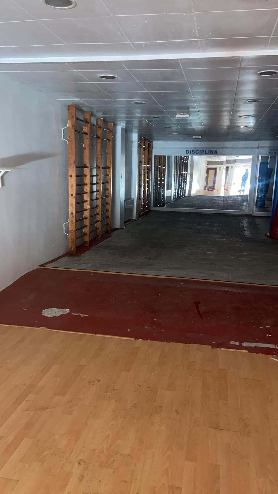 Premises for sale in L'Hospitalet de Llobregat  with Air Conditioner and Parquet flooring