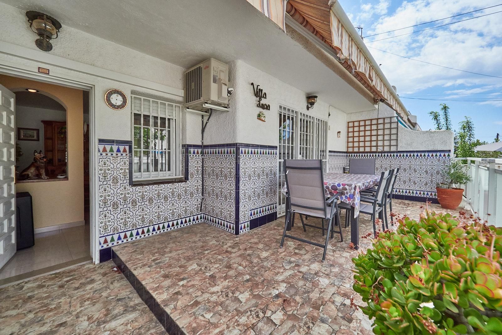 Single-family semi-detached for sale in Calle MARGALLO, Cunit Residencial