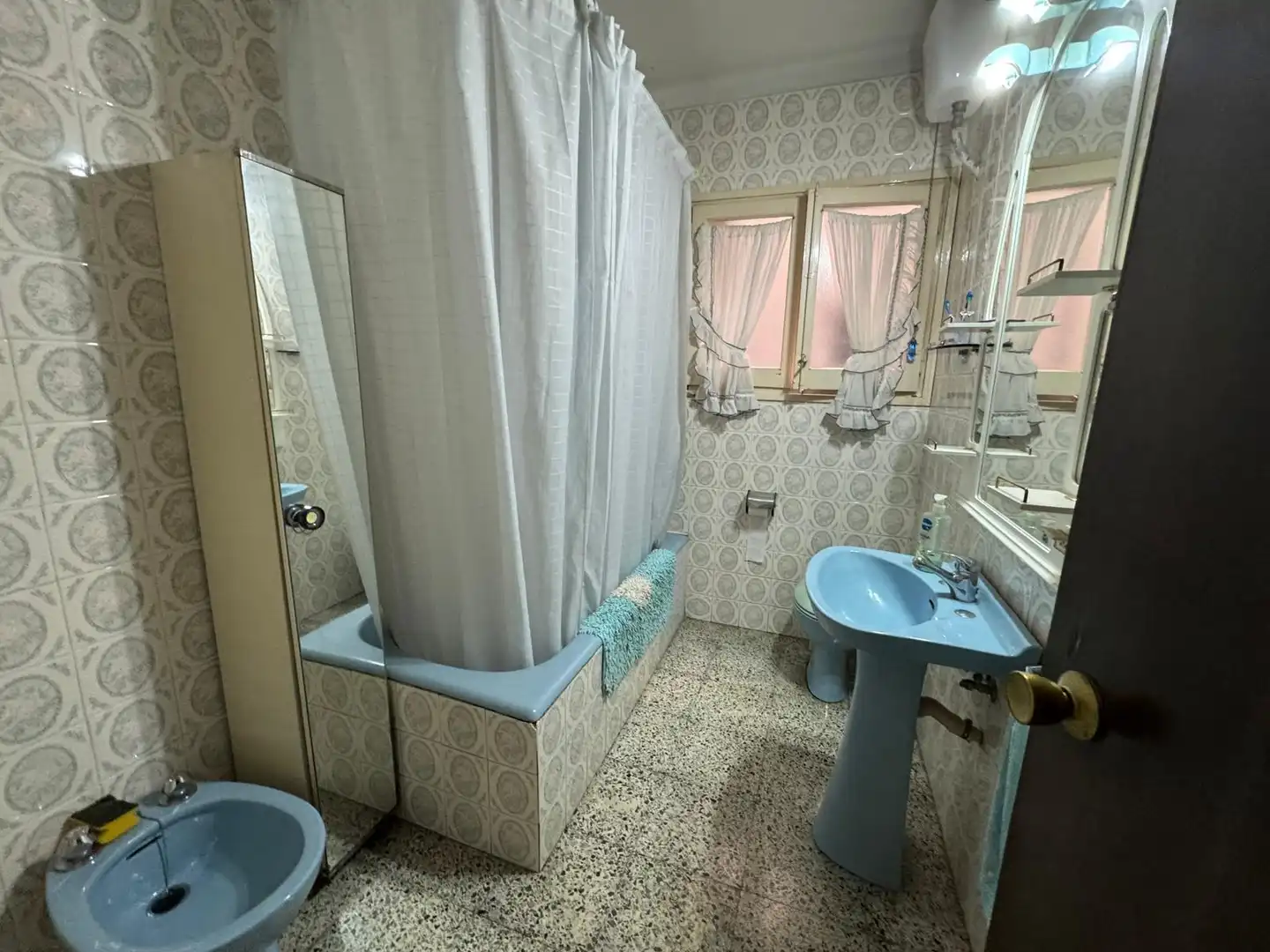 Baño de Piso en venta en Barcelona con Aire acondicionado, Terraza y Horno
