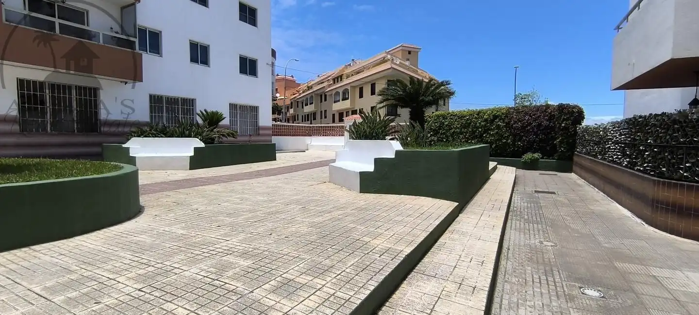 Vista exterior de Planta baja en venta en Los Realejos con Terraza y Amueblado