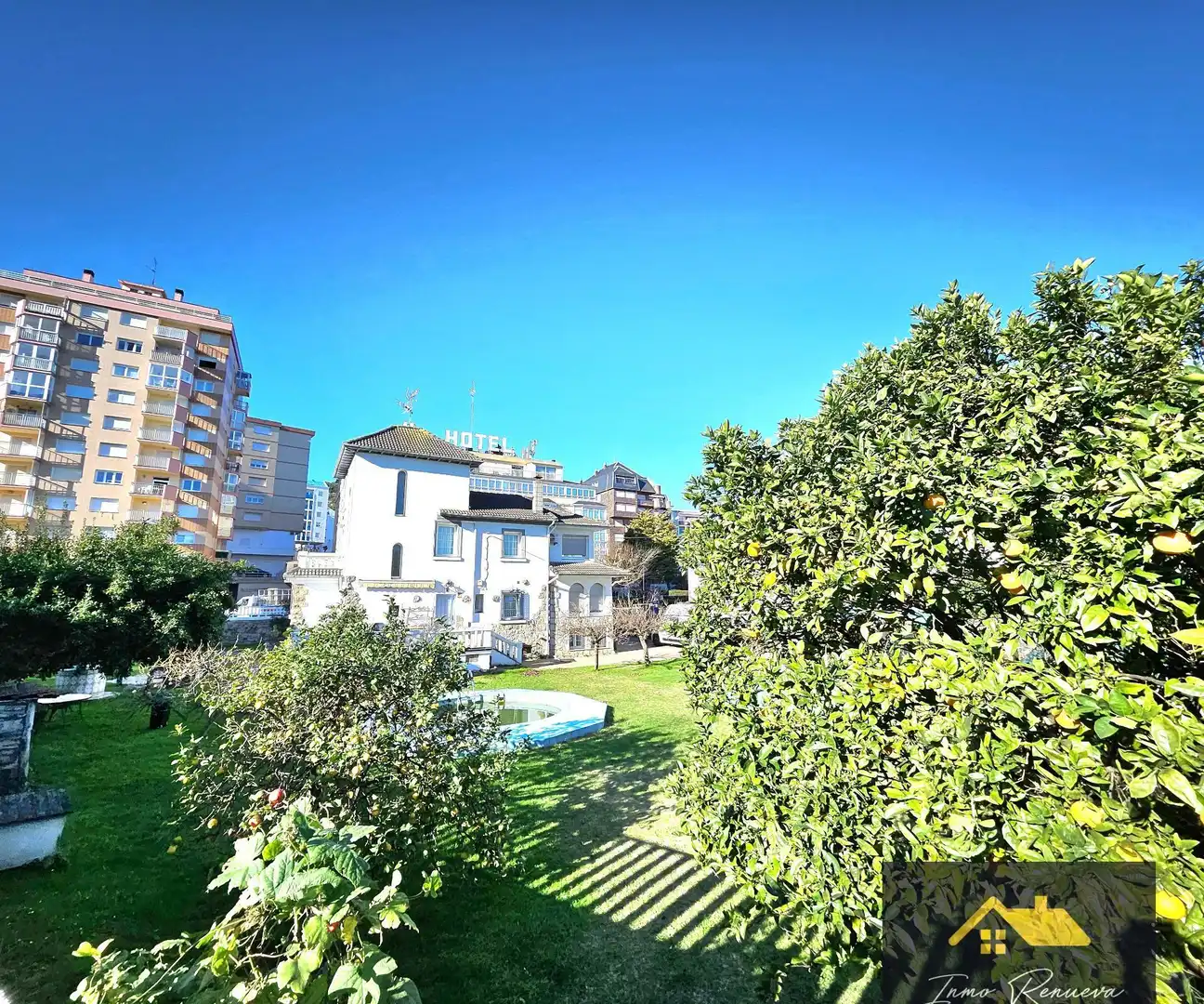 Garden of Houses for sale in Brazomar